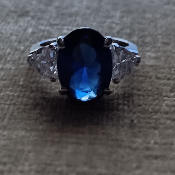 Silver Tone Blue and Clear Glass Ring - Picture 2 of 10